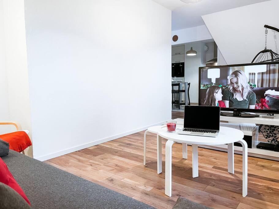 Appartement Lumineux Avec Vue Sur Les Vosges à Colmar Extérieur photo